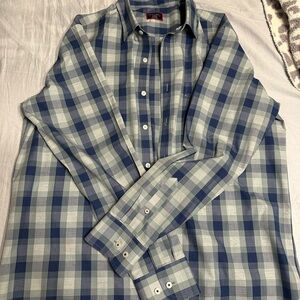 Untuck it size XL shirt
